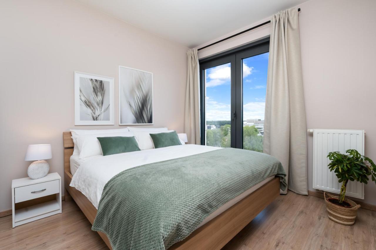 Shs Homes-Luxe Highrise, 2 Bedrooms, Kitchen, Free Parking, Stunning View, Large Tarrasse, Workspace 하셀트 외부 사진